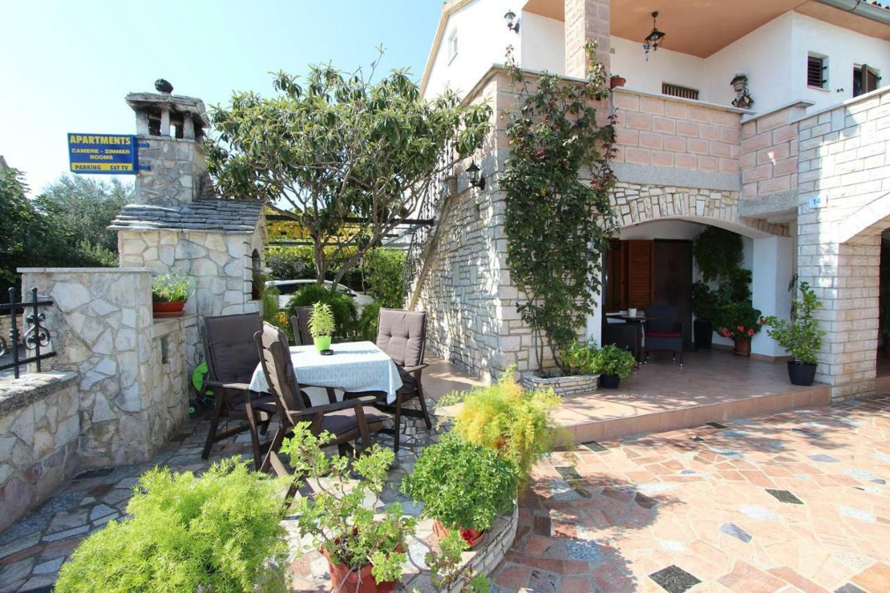 Guest House Rexa Ρόβινι Εξωτερικό φωτογραφία
