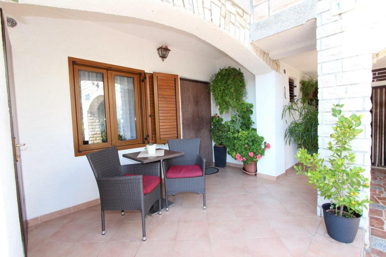 Guest House Rexa Ρόβινι Εξωτερικό φωτογραφία